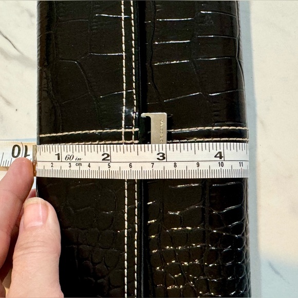 Liz Claiborne black faux alligator purse/bag and wallet - Picture 14 of 16